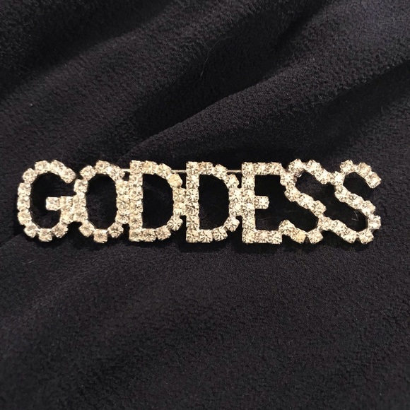 Jewelry - ❣️FIRM PRICE❣️Goddess Brooch